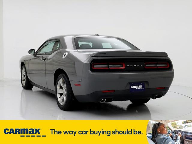 2018 dodge challenger sxt