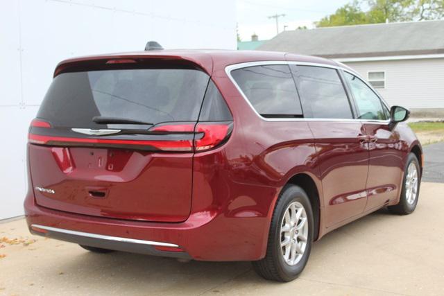 2023 chrysler pacifica touring l