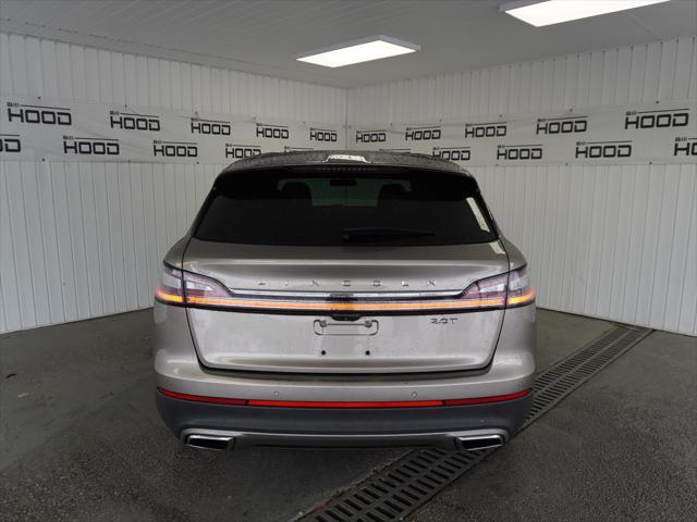 2019 lincoln nautilus select