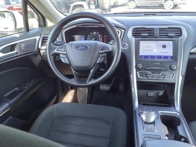 2020 ford fusion se