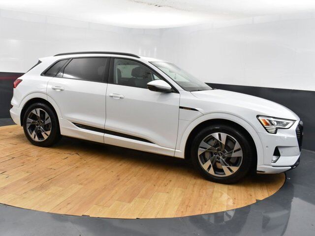 2022 audi e-tron premium