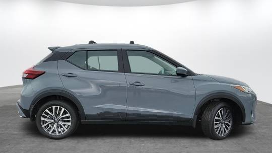 new 2024 nissan kicks sv