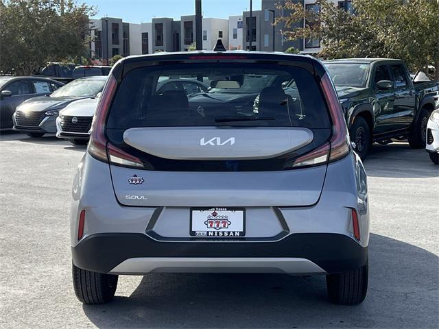2023 kia soul lx