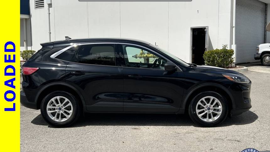 2022 ford escape se