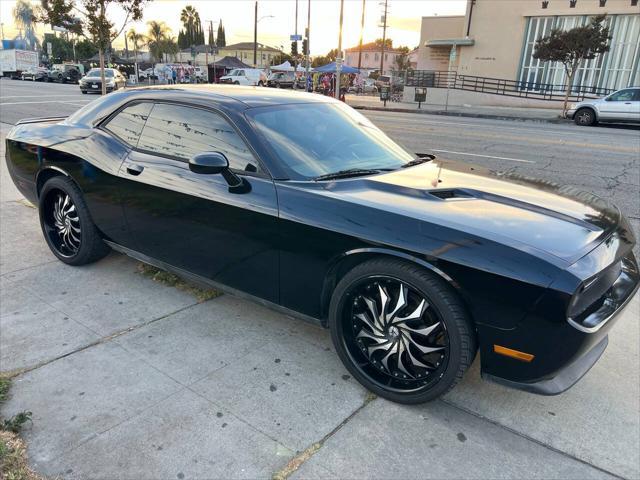 2014 dodge challenger sxt