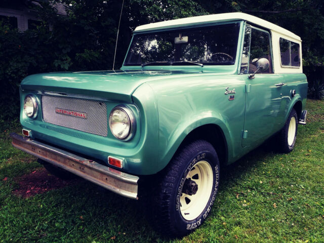 nostalgic & rare champagne edition scout new paint! more curves than ford bronco