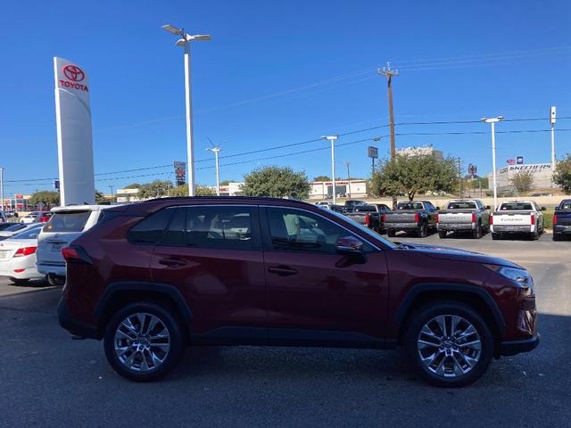 2021 toyota rav4 xle premium