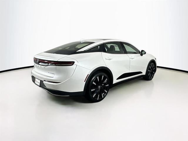 2023 toyota crown platinum