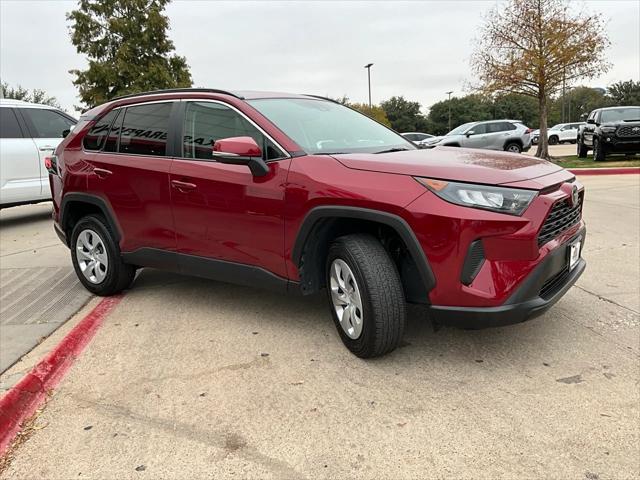 2021 toyota rav4 le