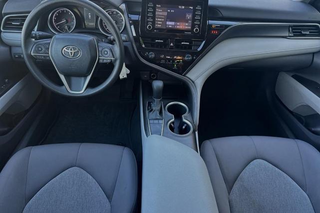 2022 toyota camry le