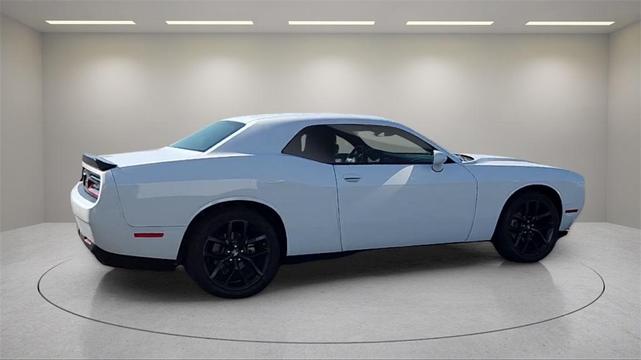 2023 dodge challenger sxt