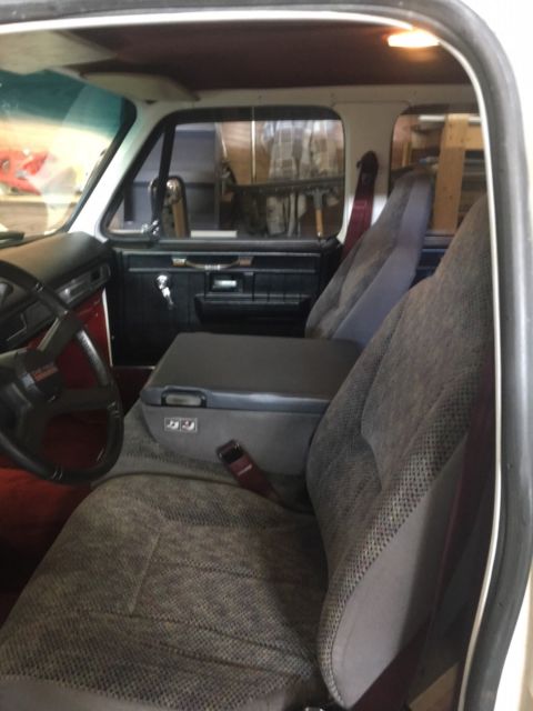chevrolet crew cab pickup truck