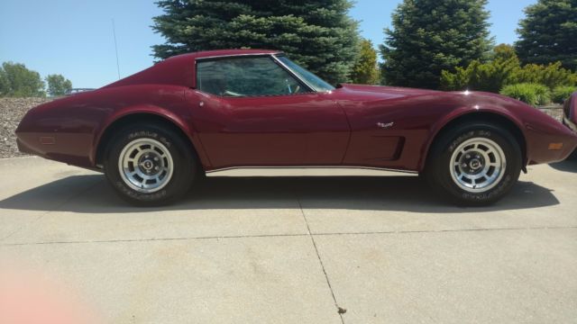 hers 1977 chevrolet corvette l48 v/8 automatic, 11,216 actual miles, super nice!