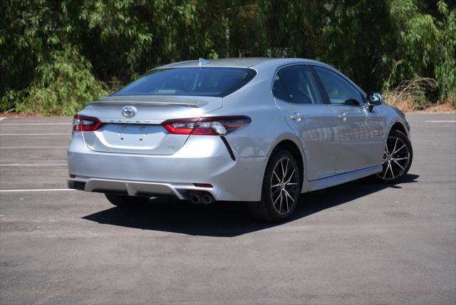 2022 toyota camry se