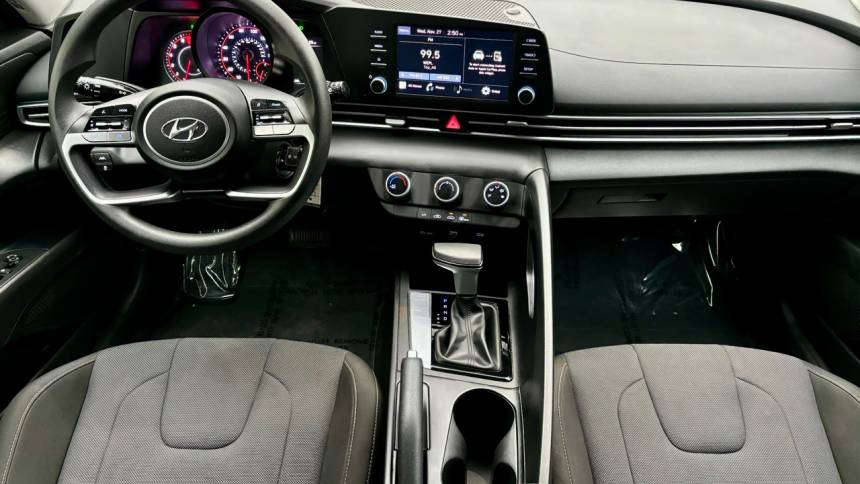2023 hyundai elantra se