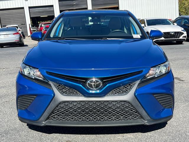 2020 toyota camry se