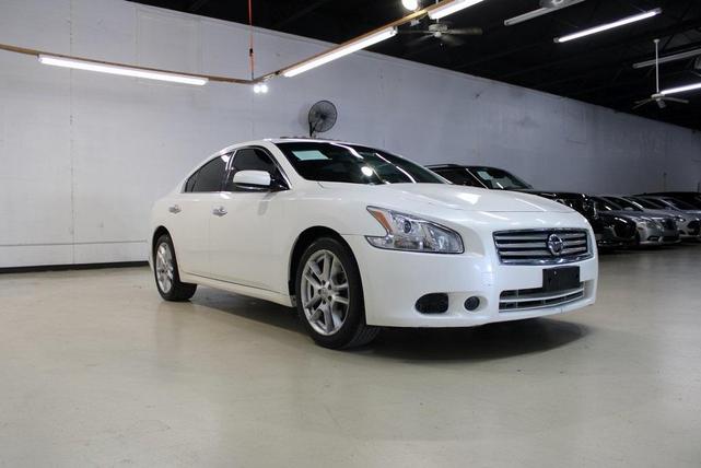 2012 nissan maxima s