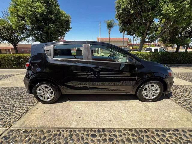 2020 chevrolet sonic fwd hatchback 1fl 5-door