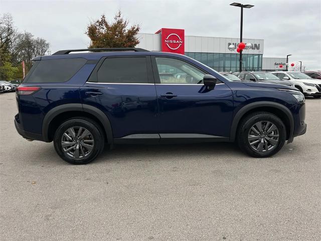 2023 nissan pathfinder sv