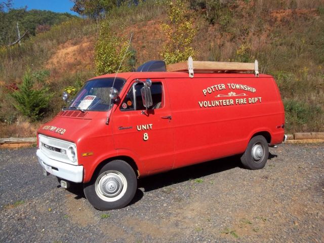 1971 dodge tradesman 300 one-ton van, 25,000 miles, original paint, camper/rv