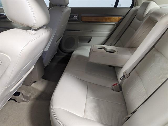 2009 lincoln mkz base