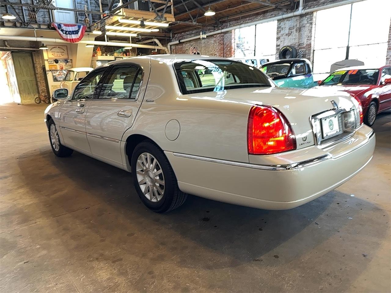 2007 lincoln town car