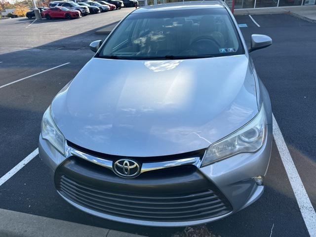 2016 toyota camry le