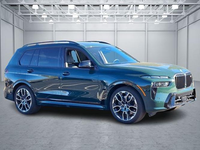 new 2024 bmw x7 m60i