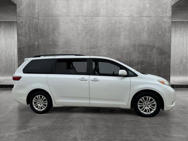 2016 toyota sienna xle