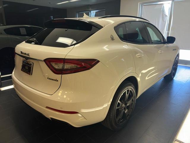 2020 maserati levante base
