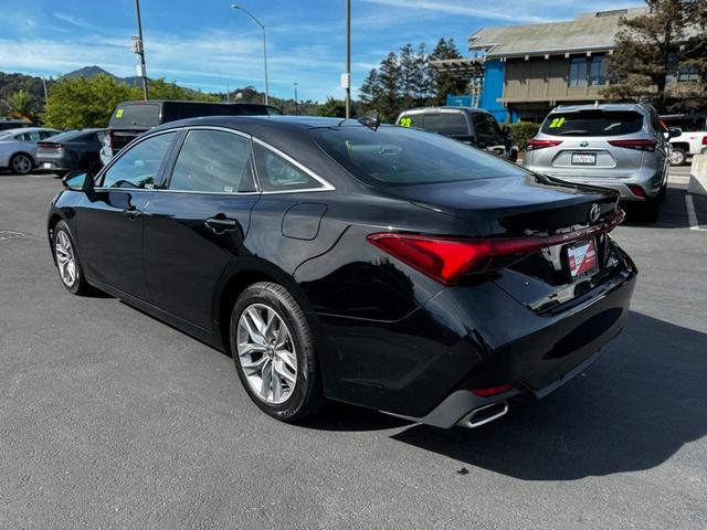 2022 toyota avalon xle