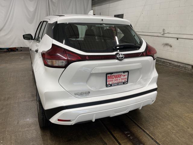 2023 nissan kicks s