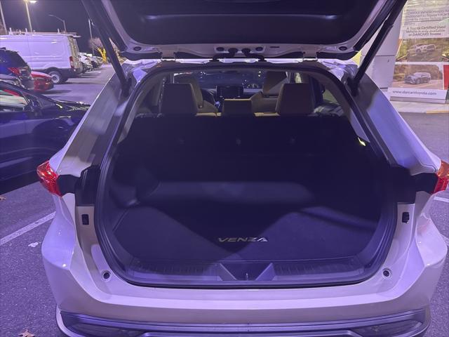 2021 toyota venza le