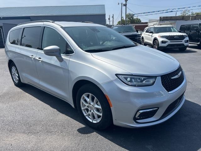 2022 chrysler pacifica touring-l