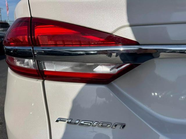 2018 ford fusion se