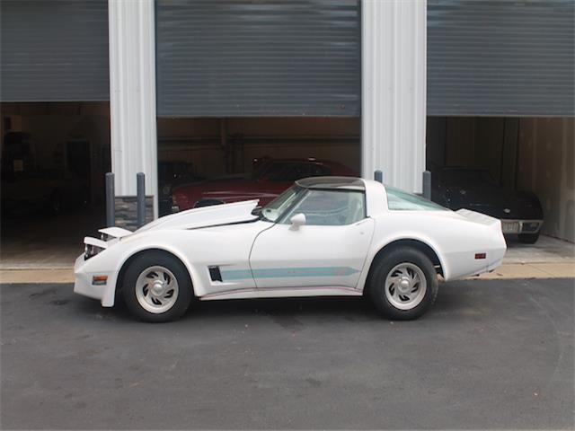 1981 chevrolet corvette t-top 65,818 miles white coupe 350 cu-in v8 automatic