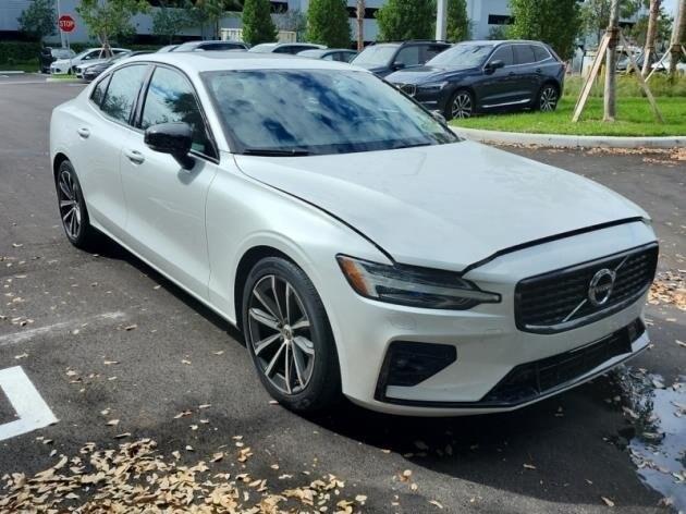 2022 volvo s60 b5 awd momentum