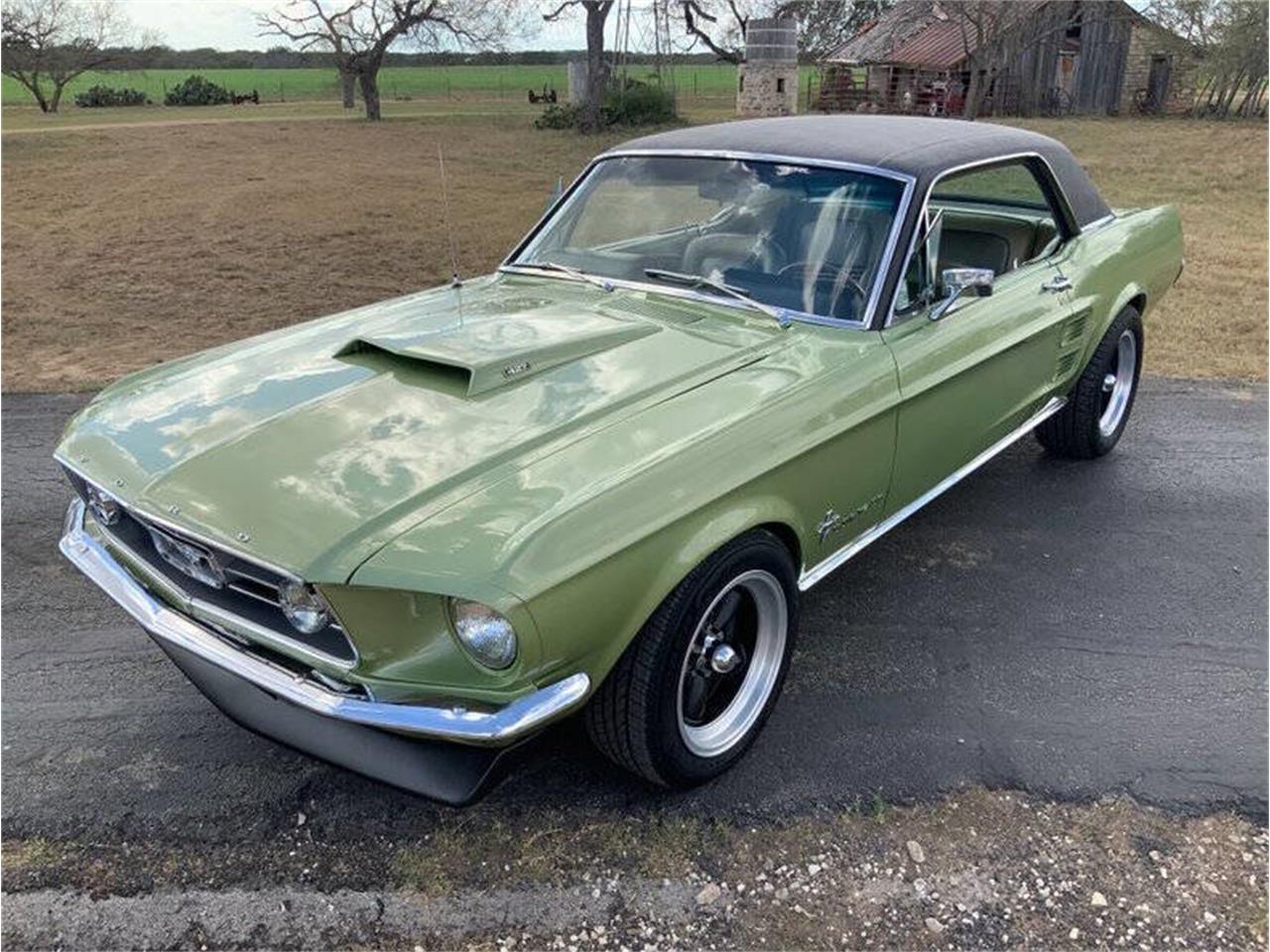 1967 ford mustang