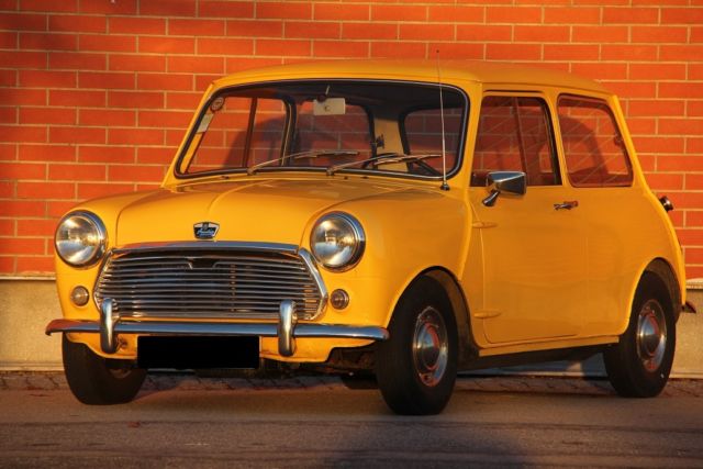 1970 austin mini mkii super de luxe saloon