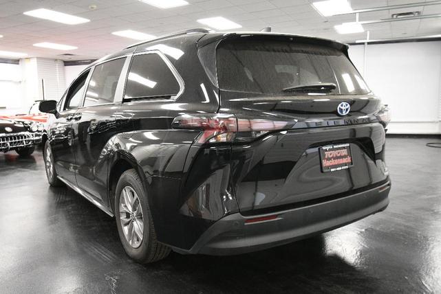 2023 toyota sienna xle