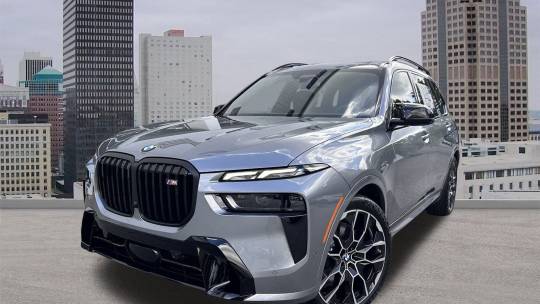 2025 BMW X7 m60i