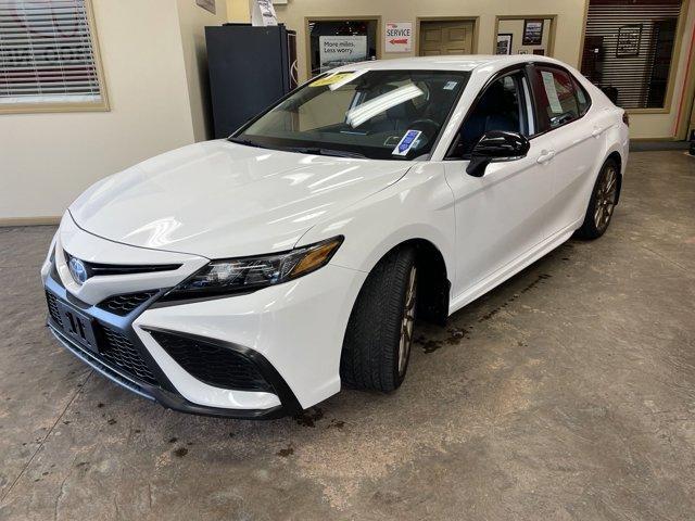 2023 toyota camry hybrid se