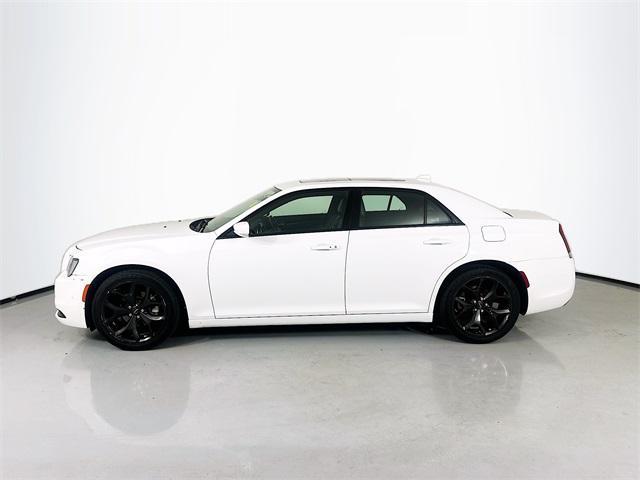 2022 chrysler 300 s