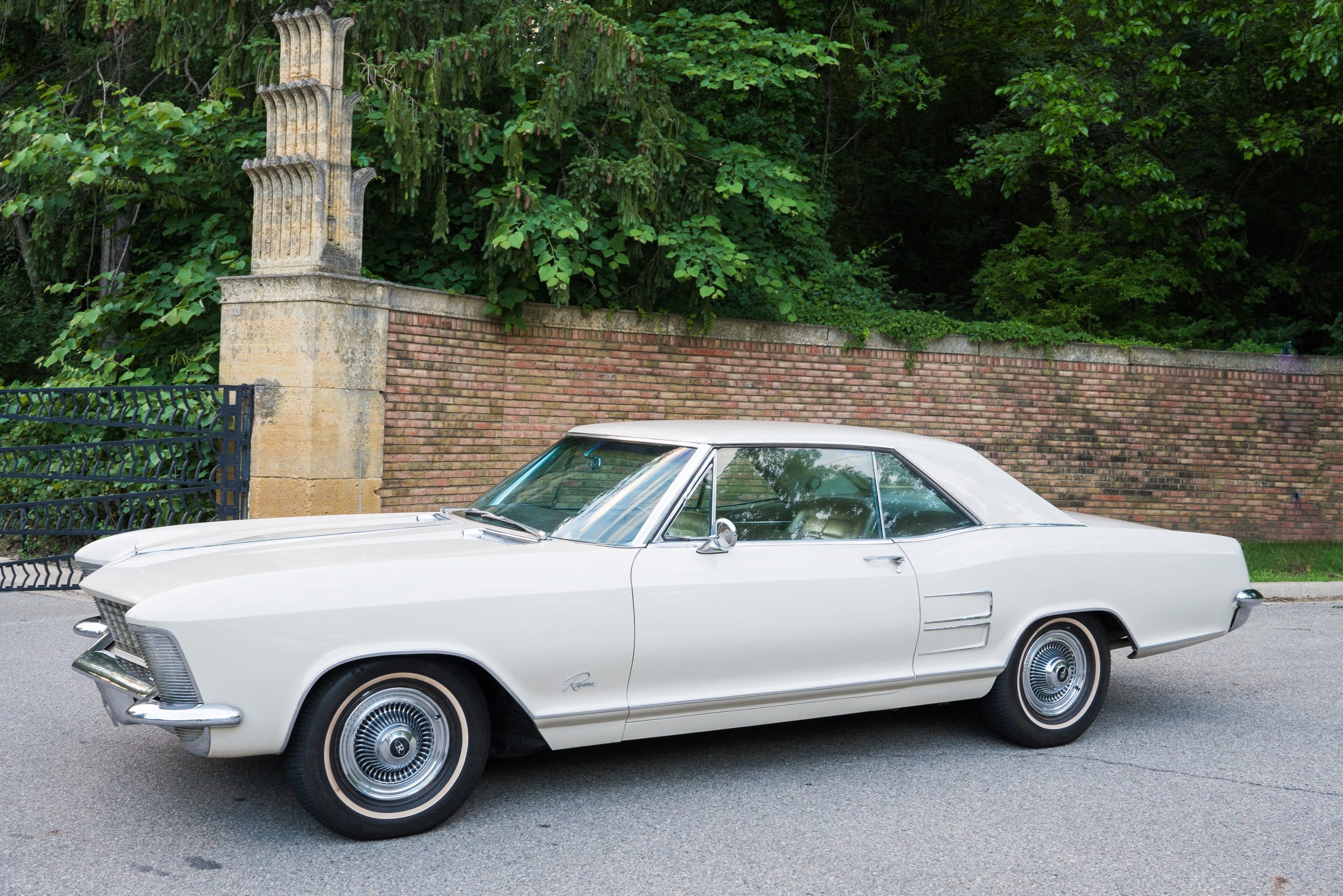 1964 buick riviera coupe