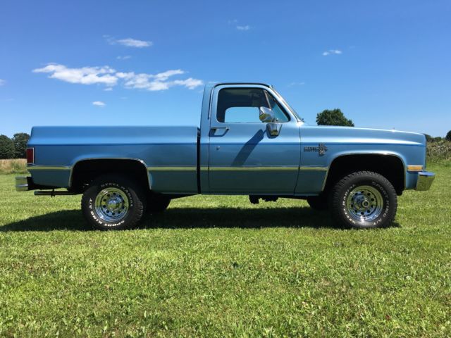 1984 chevrolet k10 scottsdale 4x4 shortbed pickup truck keywords: chevy gmc 4wd