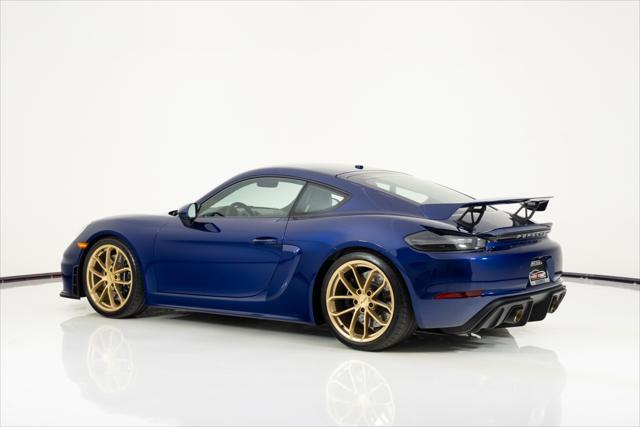 2022 porsche 718 cayman gt4