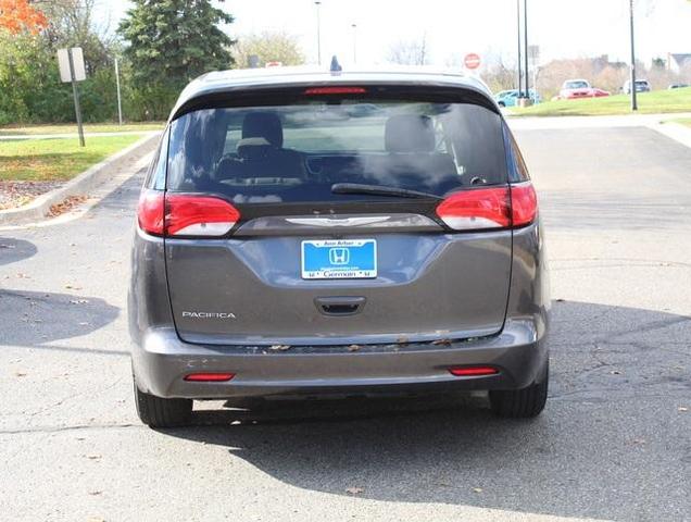 2017 chrysler pacifica touring