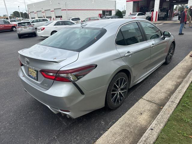 2022 toyota camry se