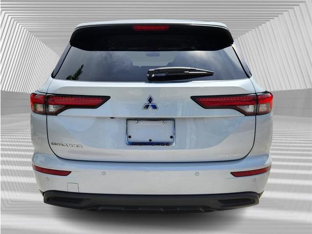 2024 mitsubishi outlander es
