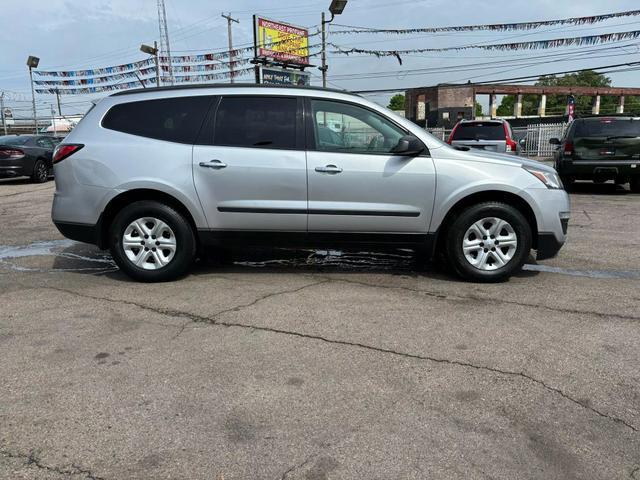 2017 chevrolet traverse ls